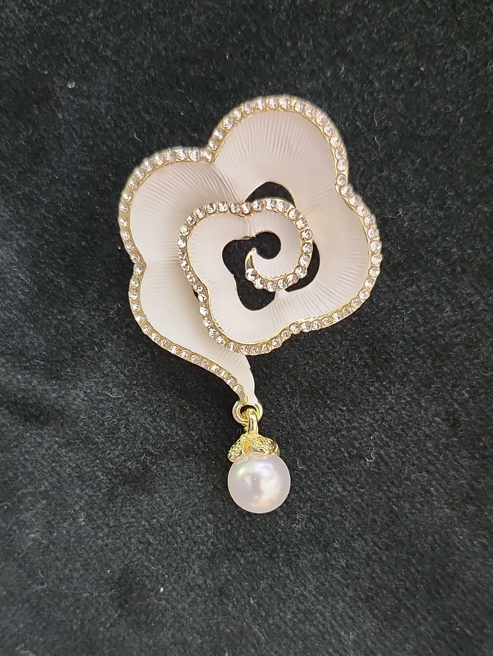 Elegant White Flower Pearl Drop Brooch — Gold Trim